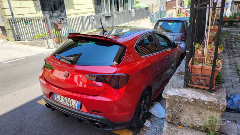 Usata Alfa Romeo Giulietta Quadrifoglio 240 CV (176 kW) 2015 Rosso Utilitaria