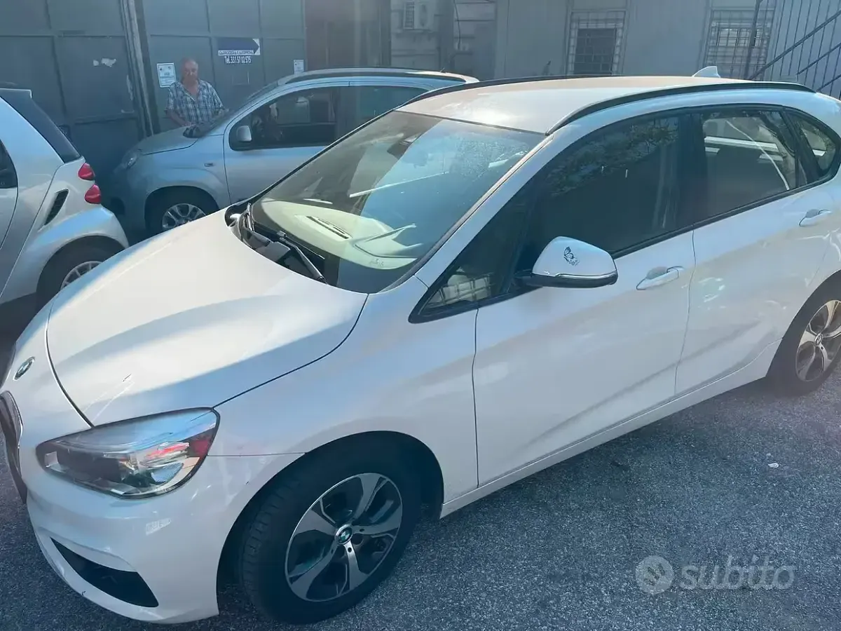 Usata BMW 218 Active Tourer Efficient Dynamics 150 CV (110 kW) 2016 Bianco Monovolume