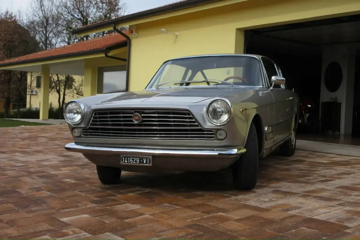 Usata Fiat 2300 S 136 CV (100 kW) 1967 Grigio Coupé