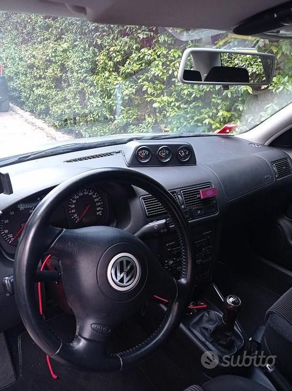 Usado VW Golf IV GTI 150 CV (110 kW) 2001 Gris Berlina