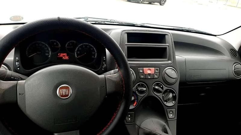 Usata Fiat Panda Emotion 69 CV (50 kW) 2010 Argento Utilitaria