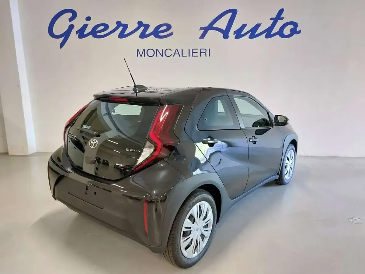 Nuova Toyota Aygo X 116 CV (85 kW) 2026 Nero SUV
