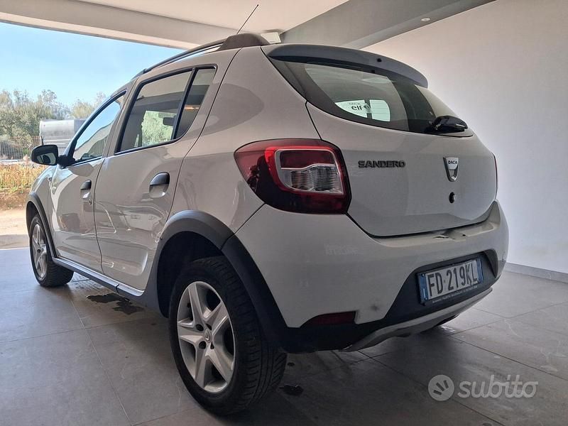 Usata Dacia Sandero Stepway 90 CV (66 kW) 2016 Bianco Berlina