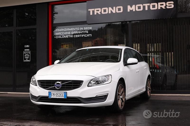 Usata Volvo V60 Business Edition 120 CV (88 kW) 2016 Bianco Station wagon