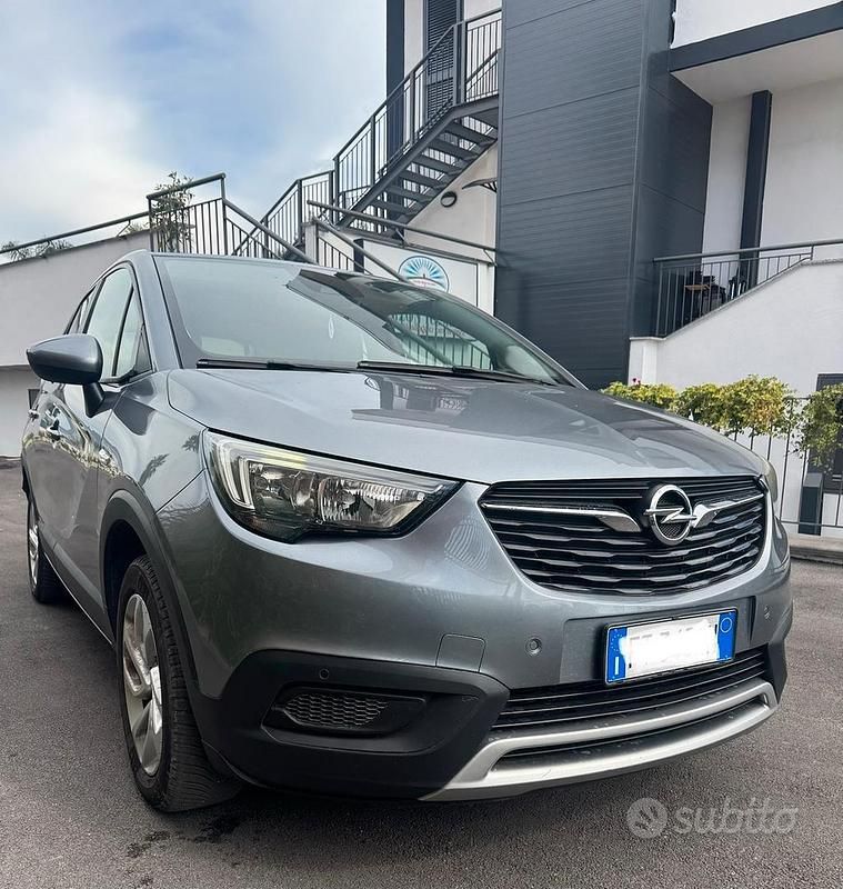 Grigio Usata 2018 Opel Crossland X Ultimate SUV | 8990 € (Ottimo prezzo) - Immagine 1/4