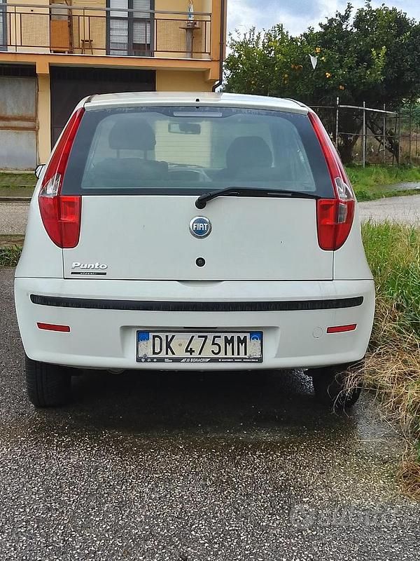 Usata Fiat Punto 80 CV (58 kW) 2008 Utilitaria