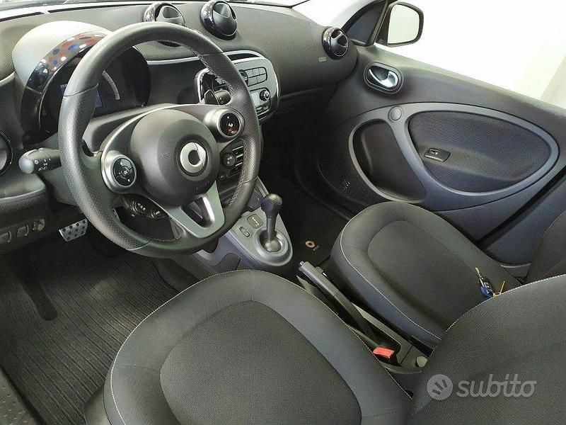 Usata Smart ForFour Passion 90 CV (66 kW) 2019 Nero(met.) Utilitaria