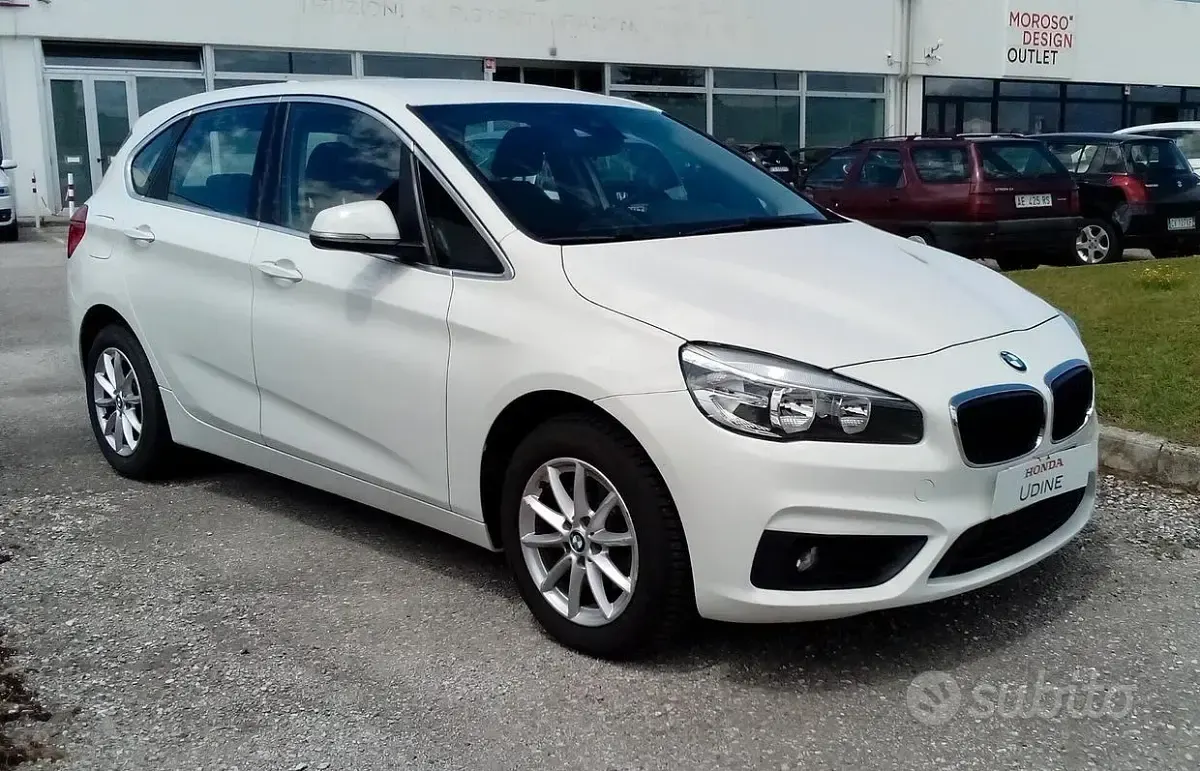 Usata BMW 218 Efficient Dynamics 150 CV (110 kW) 2018 Bianco Station wagon