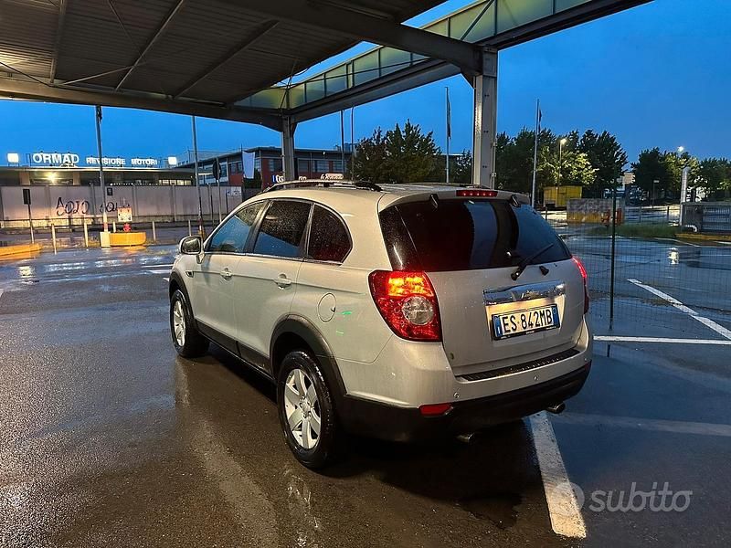 Usata Chevrolet Captiva 163 CV (119 kW) 2013 Grigio SUV