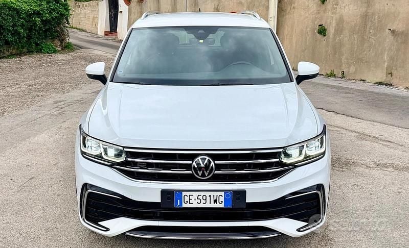 Usata VW Tiguan R-line Plus 150 CV (110 kW) 2021 Bianco SUV