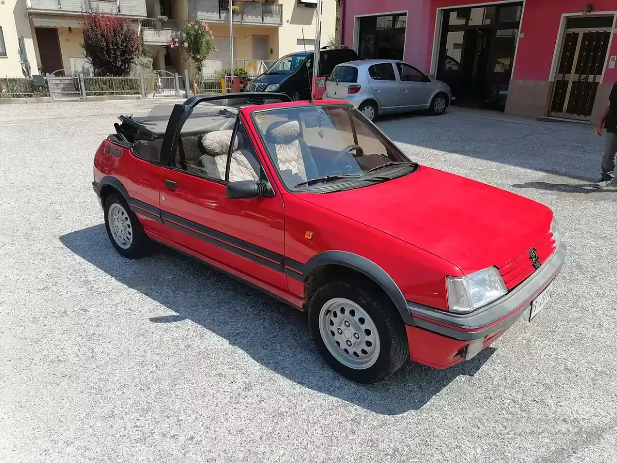 Usata Peugeot 205 83 CV (61 kW) 1992 Rosso Cabrio