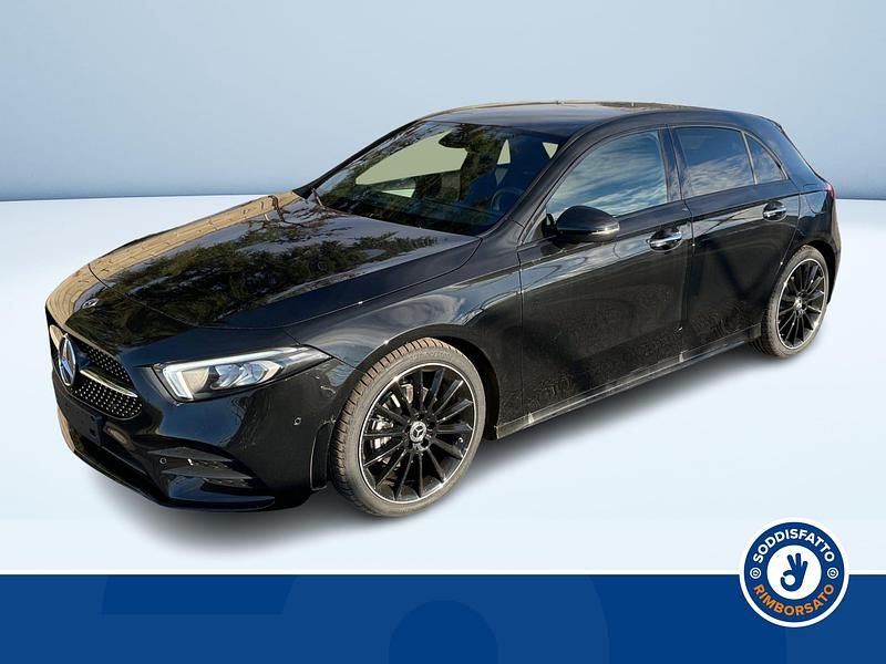 Nero metallizzato Usata 2023 Mercedes A180 Advanced Plus Tre volumi | 33.550 € (Buon prezzo) - Immagine 1/3