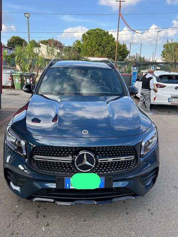 Blu/azzurro Usata 2023 Mercedes GLB200 AMG Line Premium SUV | 36.500 € (Ottimo prezzo) - Immagine 1/4