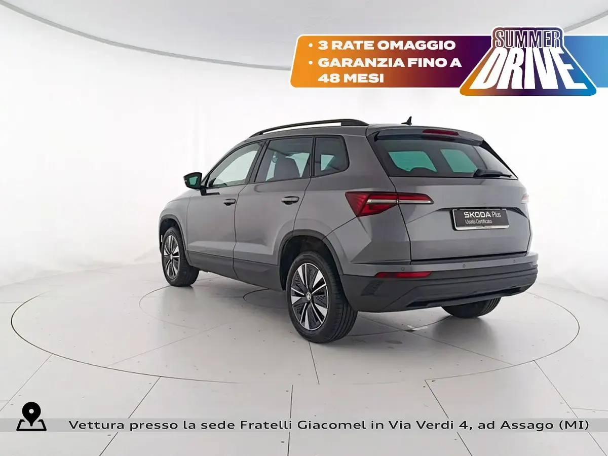 Usata Skoda Karoq Executive 116 CV (85 kW) 2023 Grigio graphite metallizzato SUV