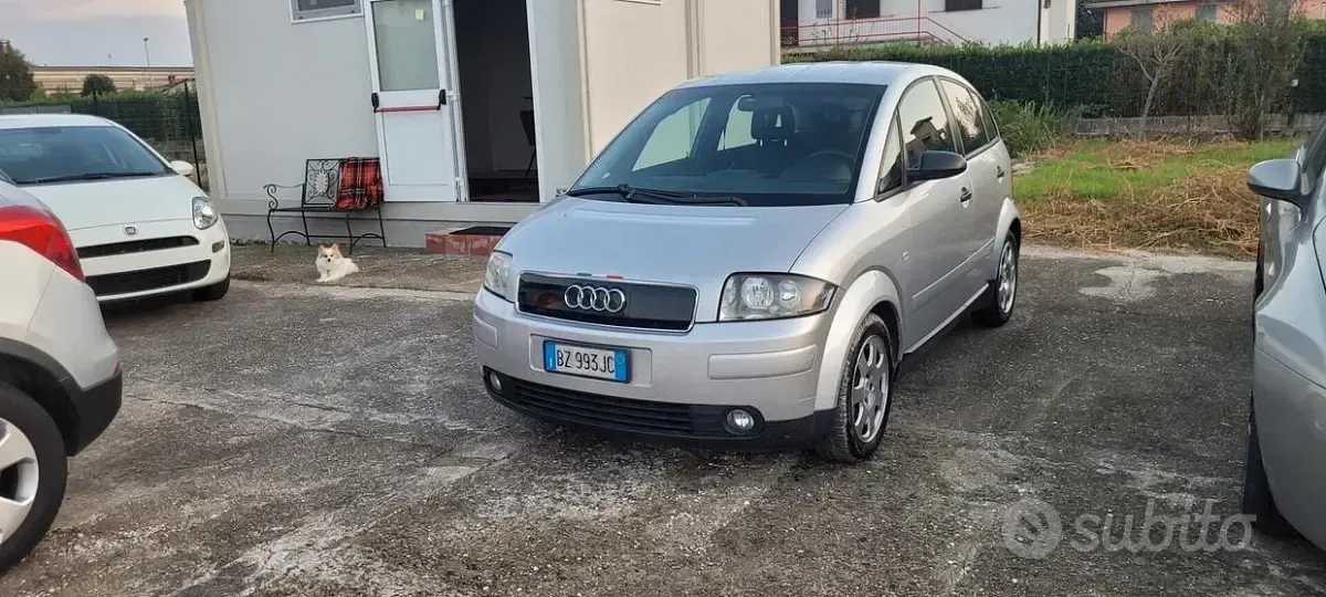 Usata Audi A2 75 CV (55 kW) 2005 Grigio Utilitaria