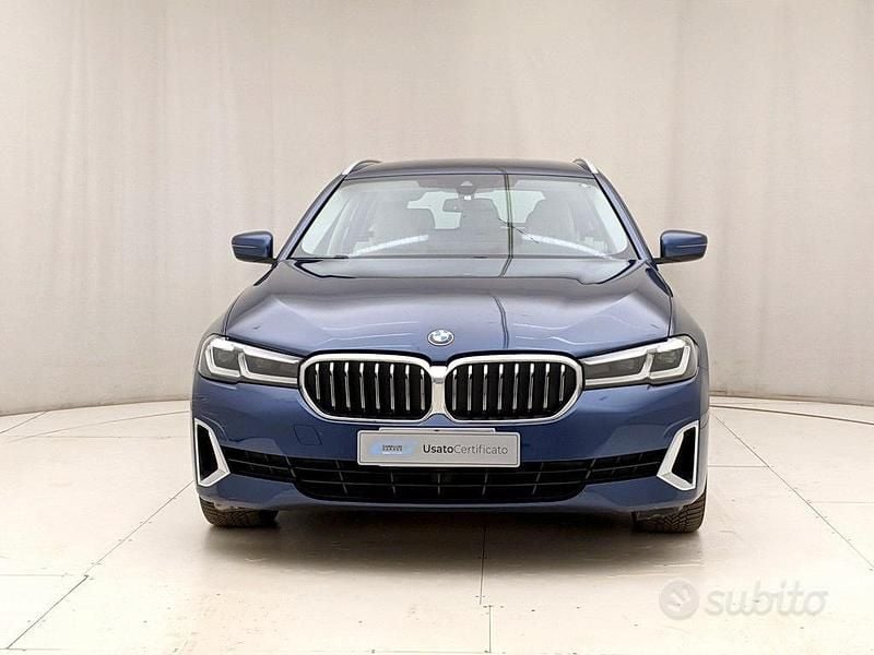 Usata BMW 520 Luxury Line 190 CV (139 kW) 2022 Blu Station wagon