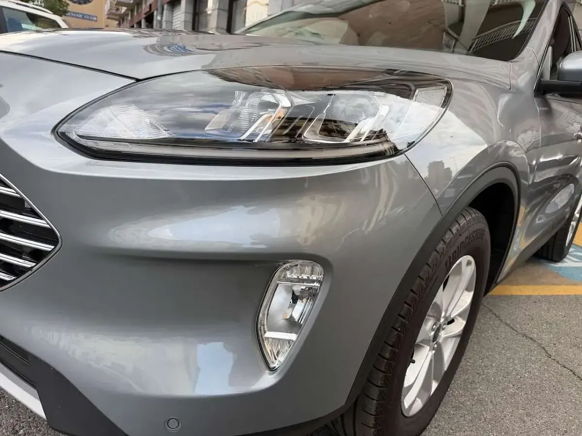 Usata Ford Kuga Titanium 120 CV (88 kW) 2024 Grigio SUV
