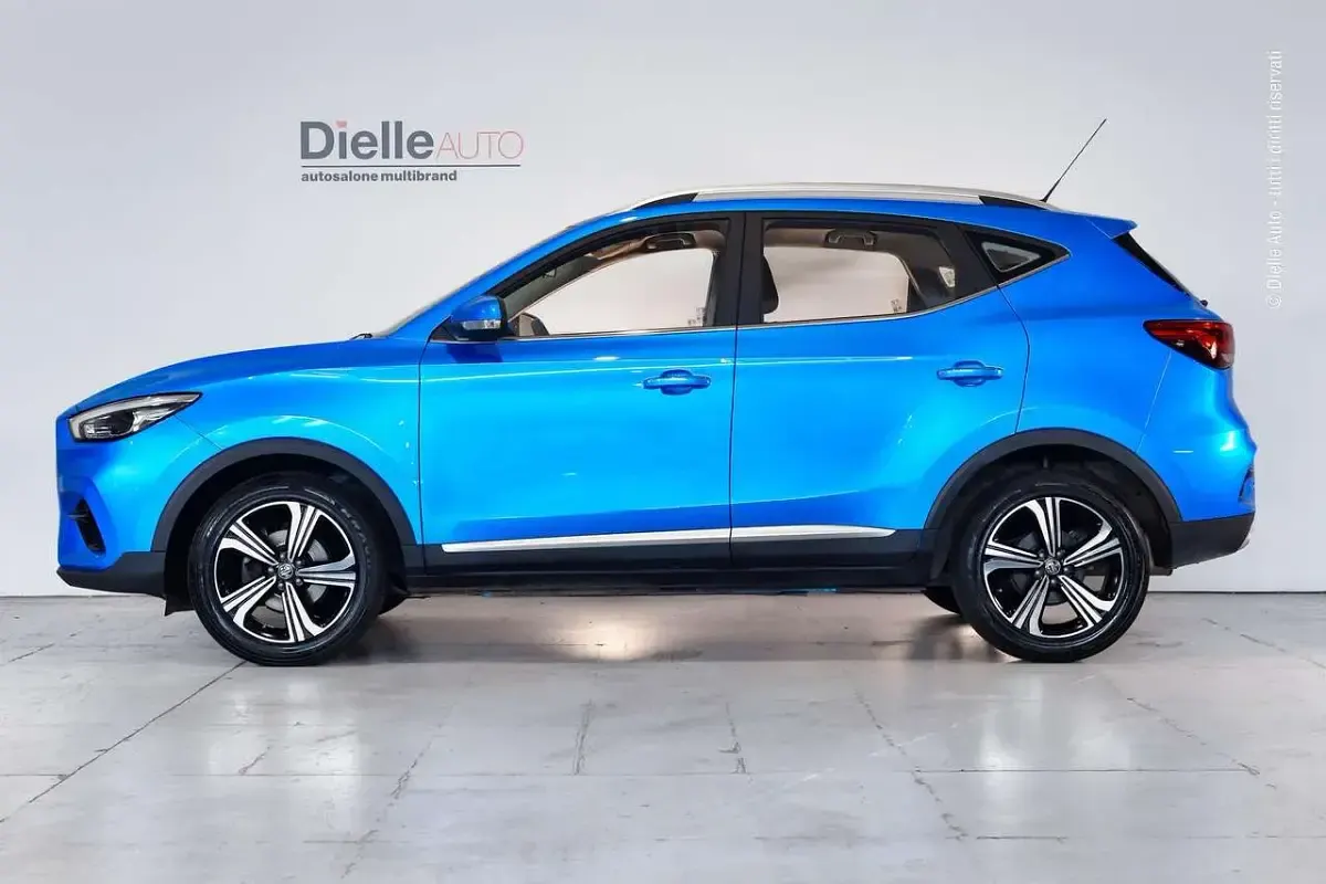 Usata MG ZS Comfort 106 CV (77 kW) 2023 Blue como metallizzato SUV