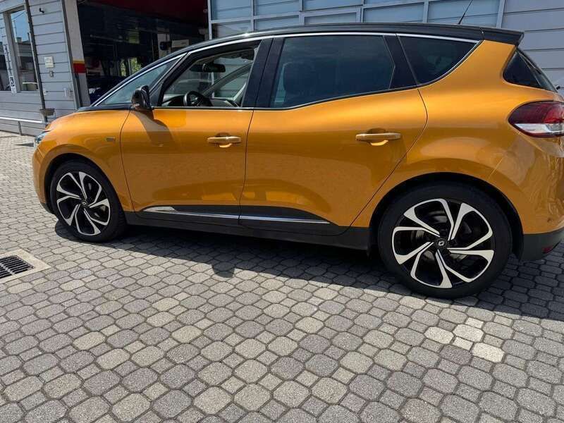 Usata Renault Scénic IV Bose Edition 160 CV (117 kW) 2017 Arancione Monovolume
