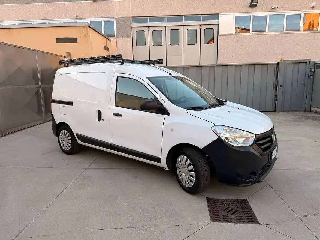 Usata Dacia Dokker Essentiel 102 CV (75 kW) 2016 Bianco Monovolume
