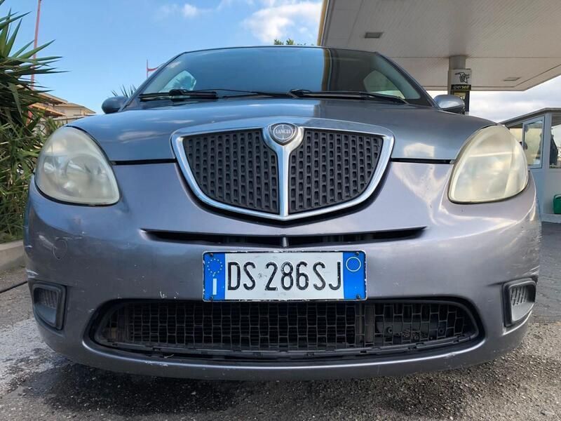Usata Lancia Ypsilon 75 CV (55 kW) 2008 Grigio Utilitaria