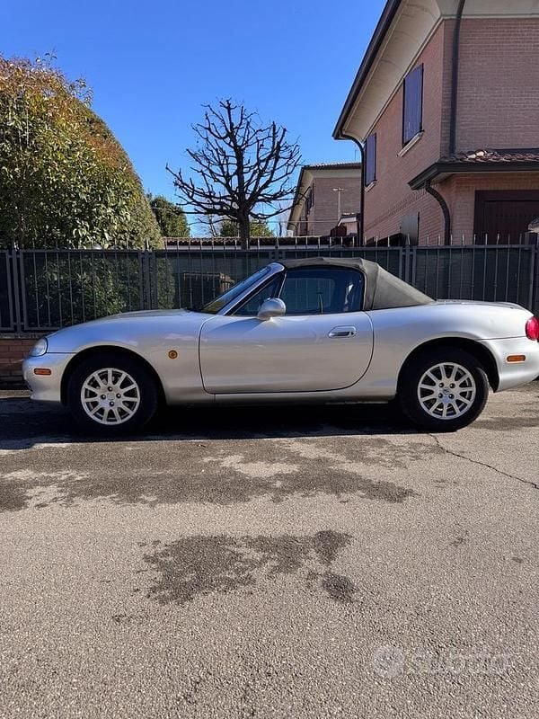 Usata Mazda MX5 110 CV (80 kW) 2001 Cabrio