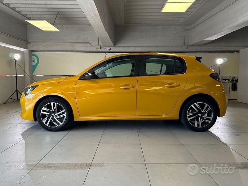 Usata Peugeot 208 Active 75 CV (55 kW) 2023 Giallo Utilitaria