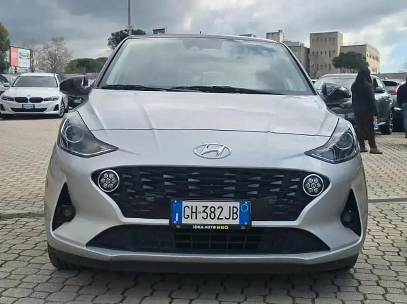Usata Hyundai i10 Prime 67 CV (49 kW) 2021 Argento Utilitaria