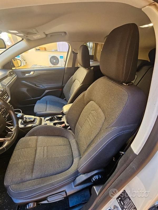 Begagnad Ford Focus Active 120 HK (88 kW) 2021 Vit Minibuss
