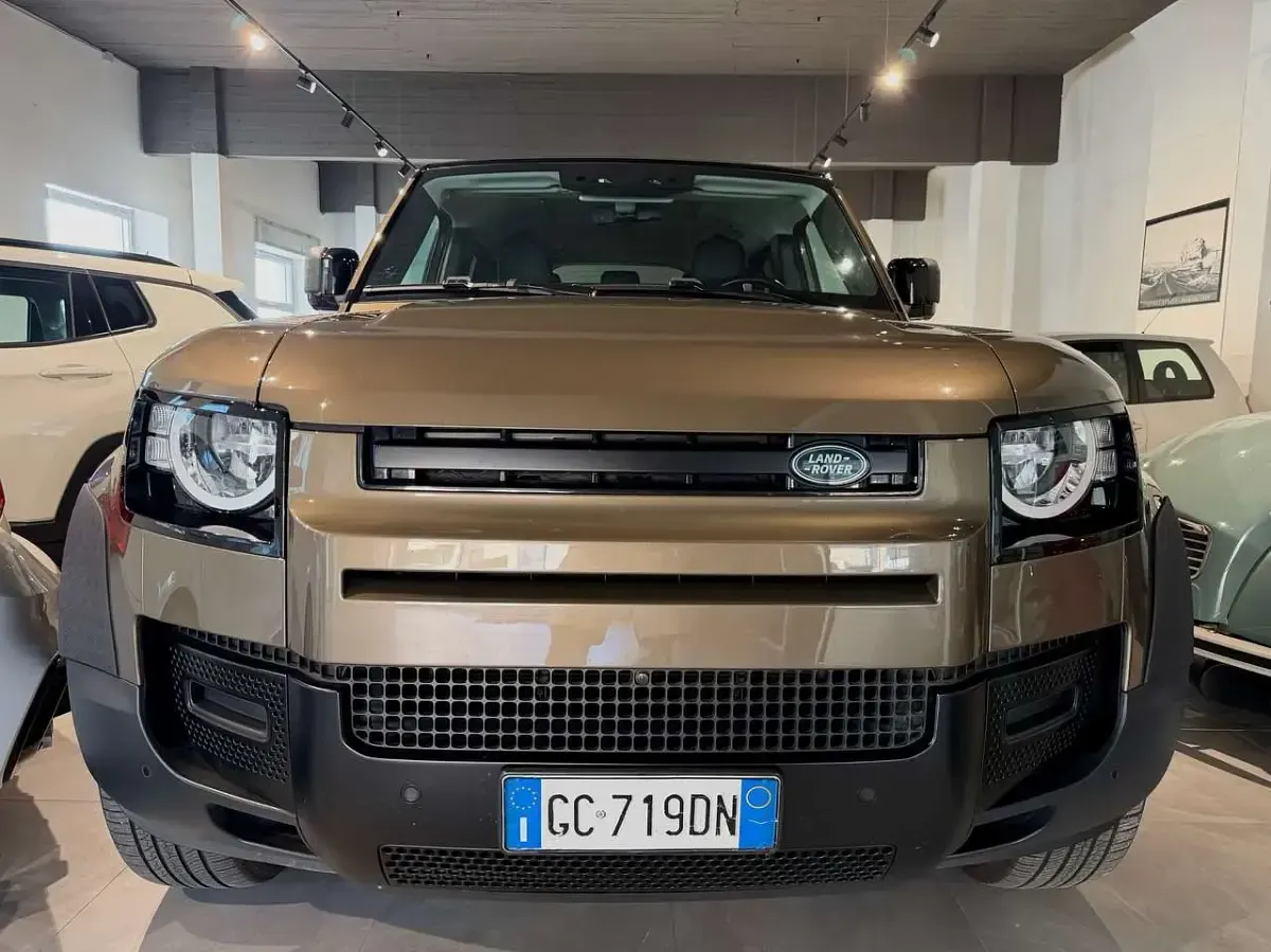 Usata Land Rover Defender SE 241 CV (177 kW) 2020 Bronzo SUV
