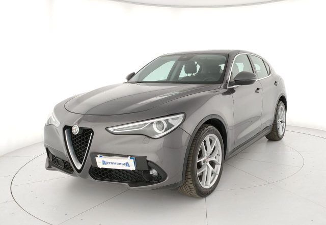 Usata Alfa Romeo Stelvio Super 179 CV (131 kW) 2017 Grigio SUV