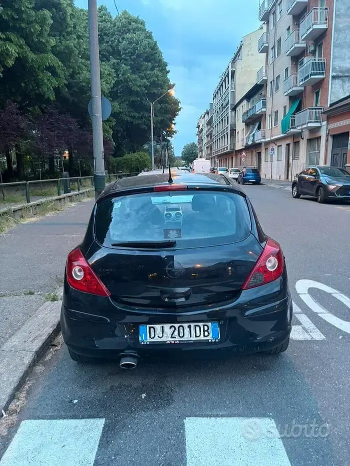 Usata Opel Corsa 80 CV (58 kW) 2007 Nero Utilitaria