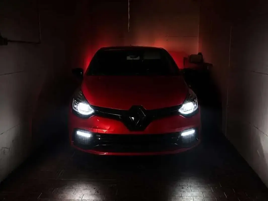 Usata Renault Clio IV R.S. 200 CV (147 kW) 2013 Rosso Berlina