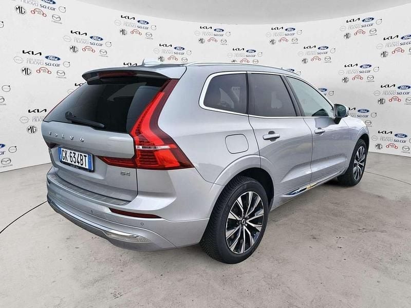 Gebraucht Volvo XC60 Plus 197 PS (144 kW) 2023 Silber SUV