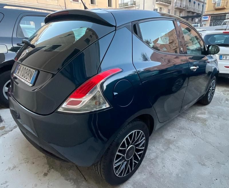 Usata Lancia Ypsilon S 95 CV (69 kW) 2015 Blu Utilitaria