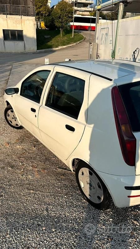 Usata Fiat Punto 2005 Bianco Utilitaria