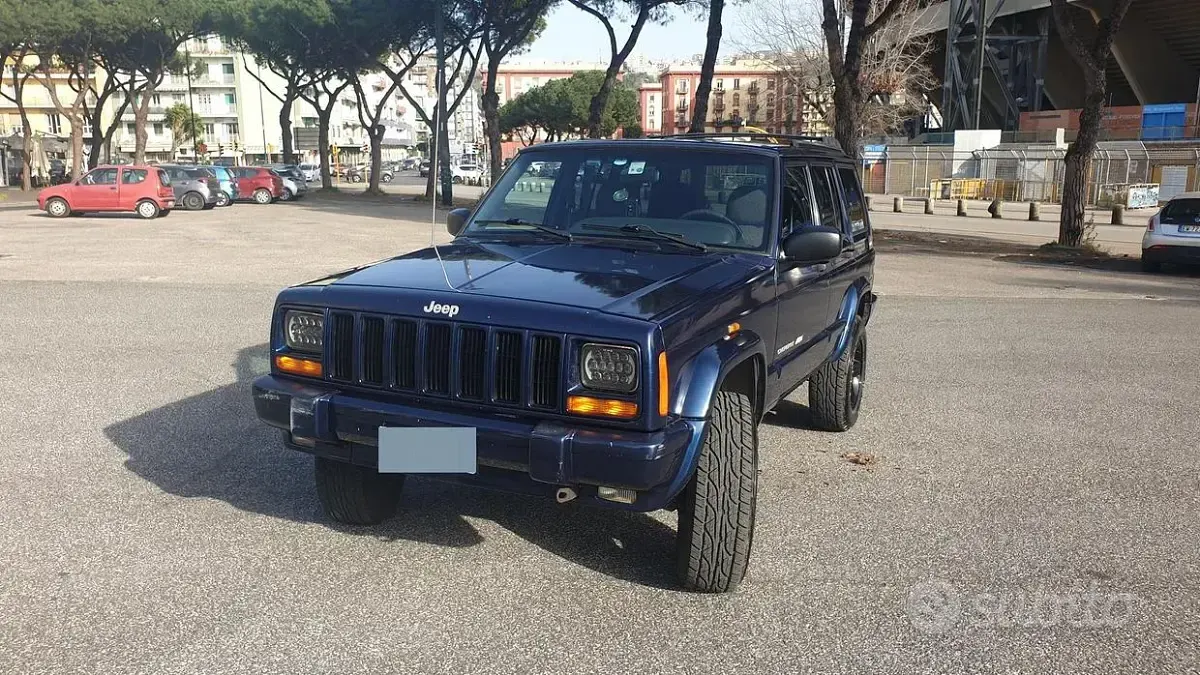 Usata Jeep Cherokee 116 CV (85 kW) 2001 Bluazzurro SUV