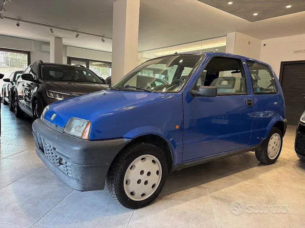 Usata Fiat Cinquecento Young 39 CV (28 kW) 1998 Bluazzurro Utilitaria