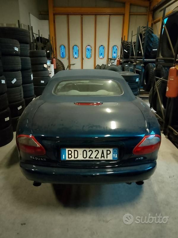 Usata Jaguar XK8 363 CV (266 kW) 1999 Blu Cabrio