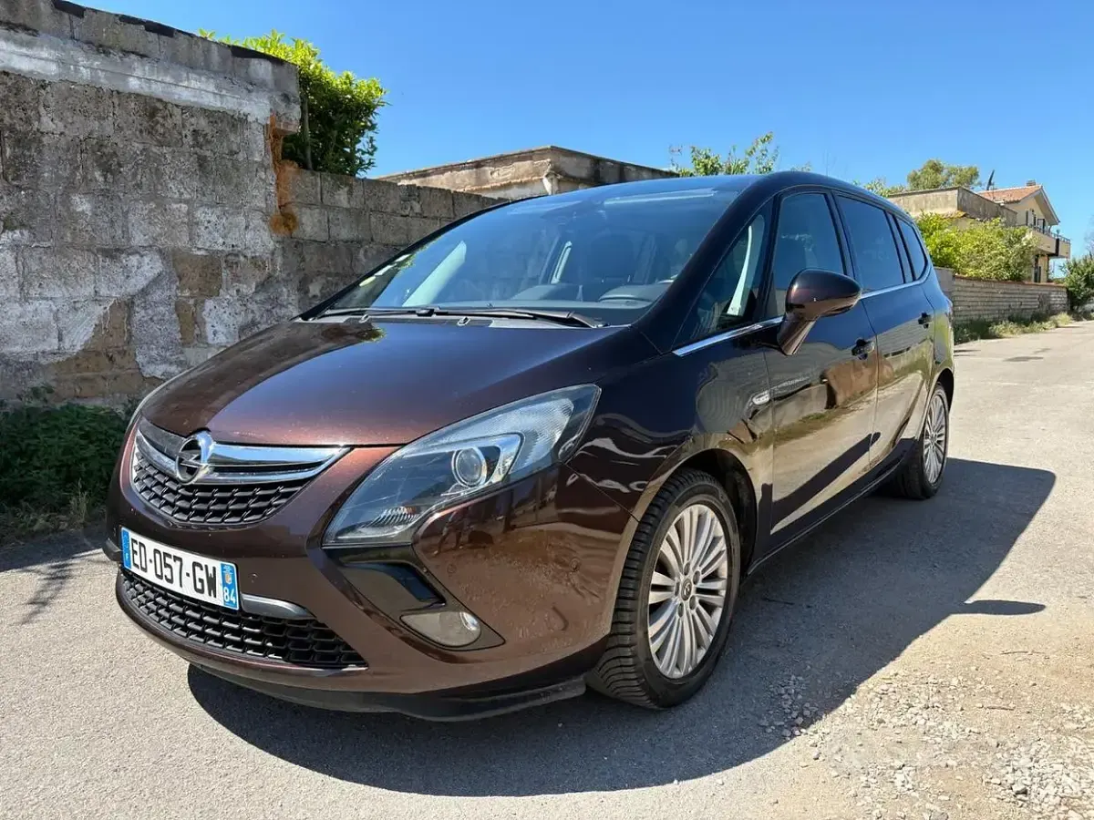 Usata Opel Zafira Tourer Cosmo 136 CV (100 kW) 2016 Marrone Monovolume