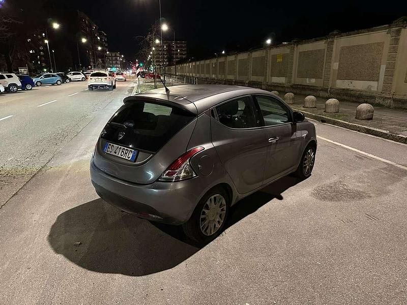 Usata Lancia Ypsilon Silver 69 CV (50 kW) 2013 Utilitaria