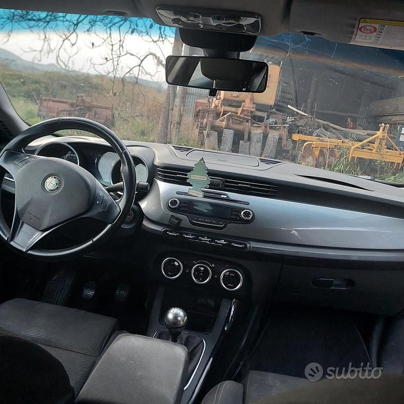Usata Alfa Romeo Giulietta 105 CV (77 kW) 2013 Grigio Berlina