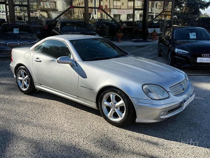 Usata Mercedes SLK200 163 CV (119 kW) 2002 Grigio Cabrio