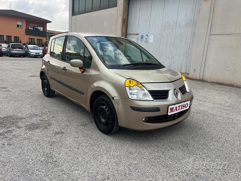 Usata Renault Modus Luxe 75 CV (55 kW) 2005 Giallo Monovolume