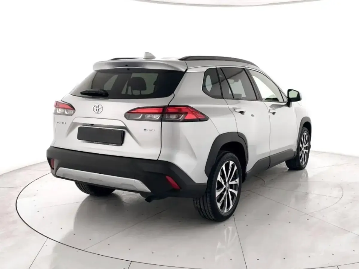 Usata Toyota Corolla Cross Trend 98 CV (72 kW) 2025 Argento SUV