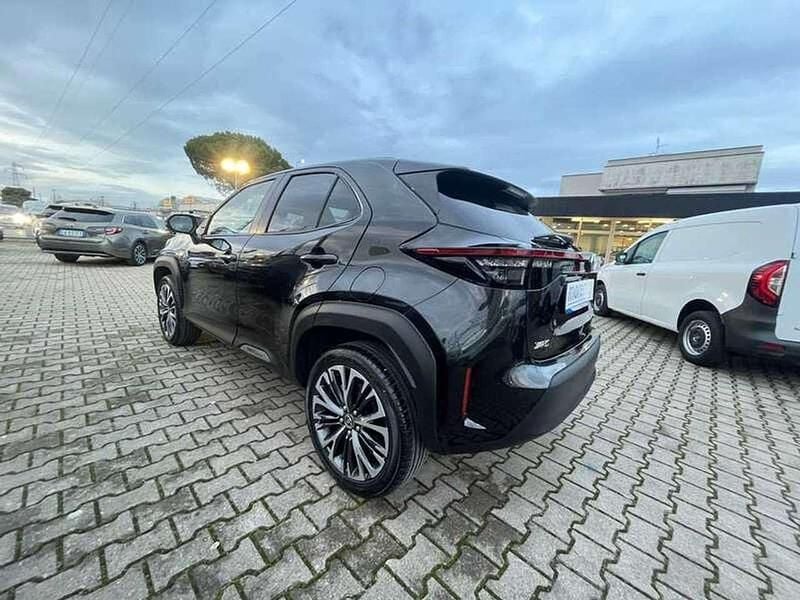 Usata Toyota Yaris Cross Lounge 116 CV (85 kW) 2022 Nero SUV