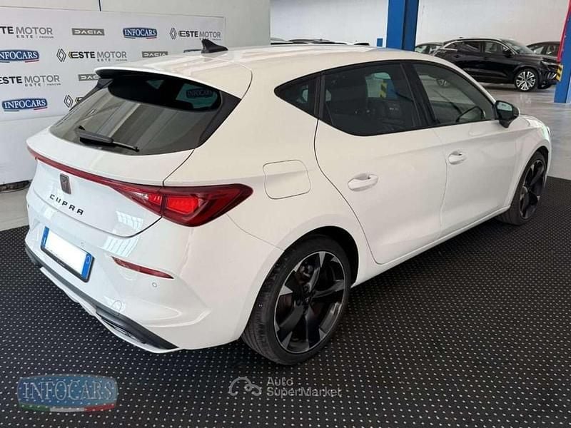 Usata Cupra Leon 150 CV (110 kW) 2024 Bianco metallizzato Berlina