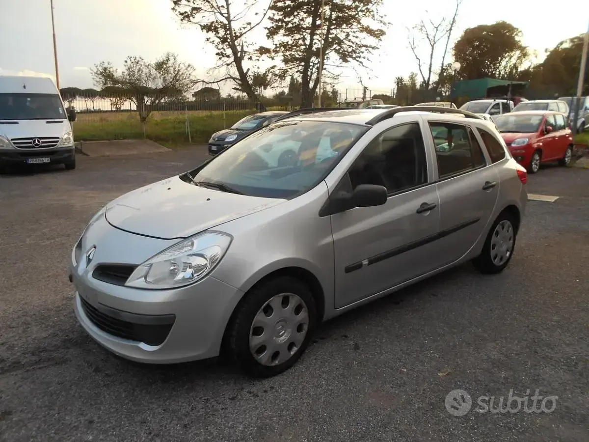 Usata Renault Clio II Dynamique 75 CV (55 kW) 2008 Grigio Berlina