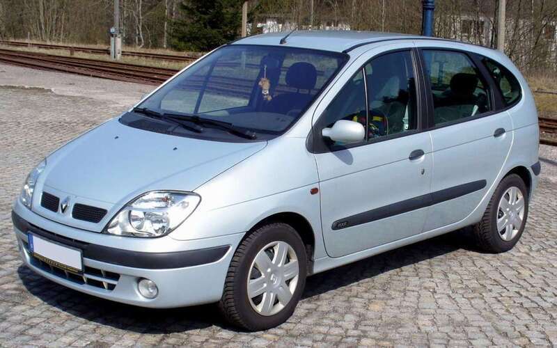 Usato 2003 Renault Scénic II 1.6 Benzin 107 CV (2.000 €)