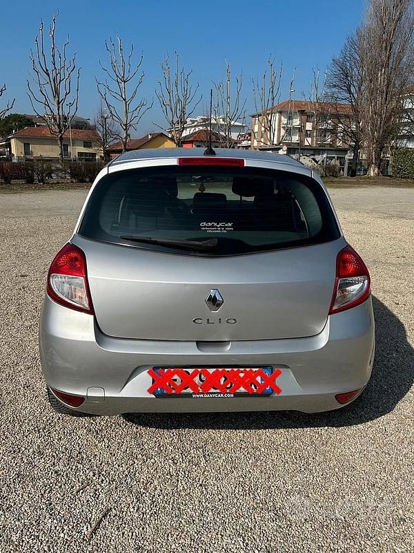Usata Renault Clio II Dynamique 2010 Grigio Berlina